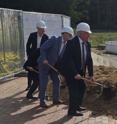 04.Spatenstich Hau Ruck